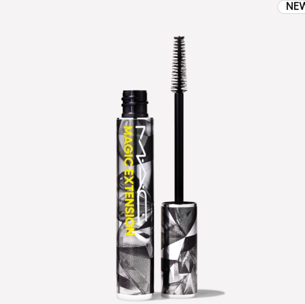 NIB-MAC Magic Extension Mascara-Black